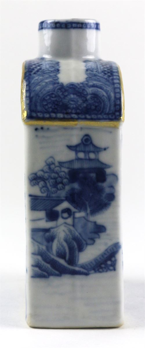 Chinese Export Porcelain Blue and White Tea Caddy with Cover